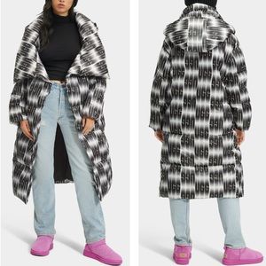 UGG NWT Catherina Black & White UGG Logo Graphic Puffer Jacket Size Medium‎